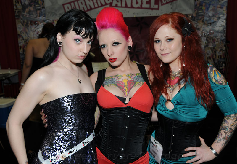 Draven, Jessie Lee and Misti Dawn at Erotica L.A. Day 3
